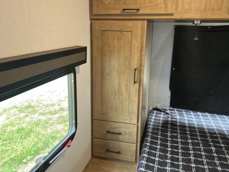 #143-•-2024-forest-river-coachmen-freedom-express-ultra-lite-246rks-camper-image-63