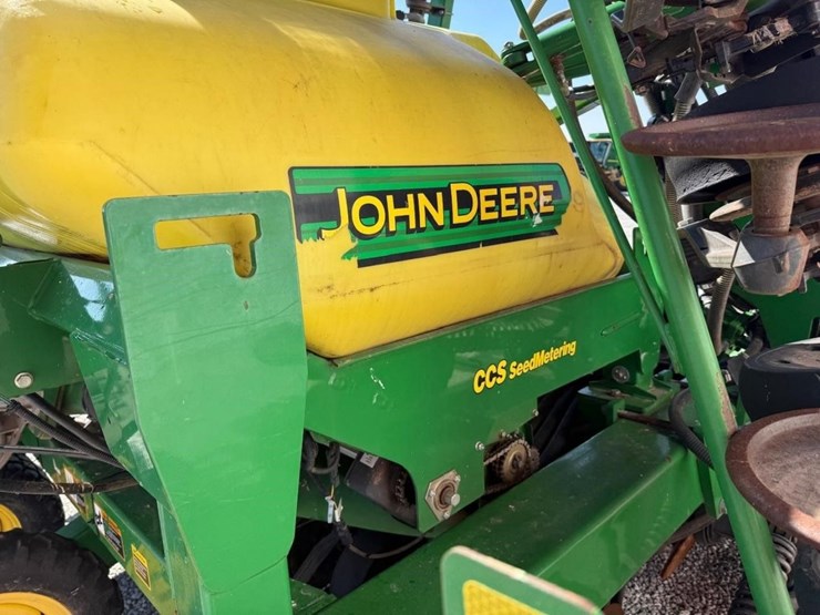2015-john-deere-1990-image-43