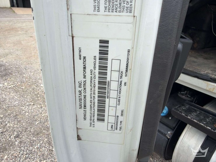 2019-international-durastar-4300-image-9