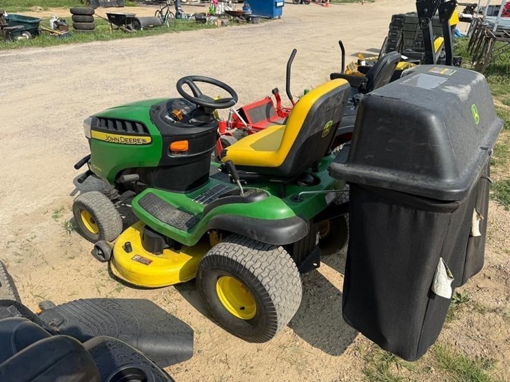 john-deere-d130-image-1