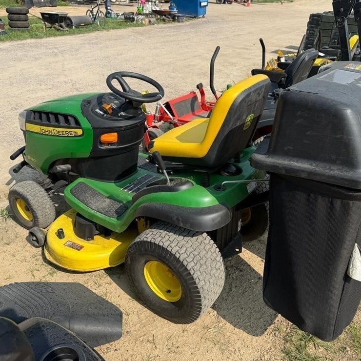 JOHN DEERE D130