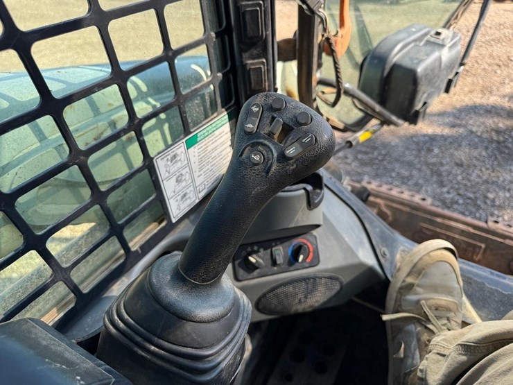 2020-bobcat-t550-image-27