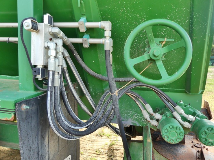 2021-chandler-manure-spreader-image-10