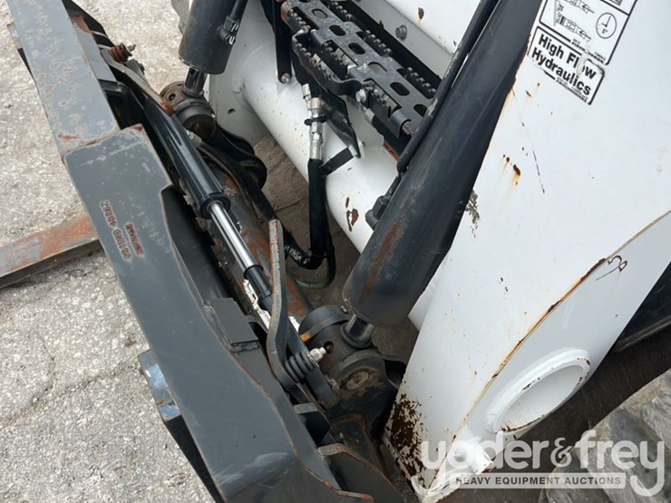 2022-bobcat-t870-image-22