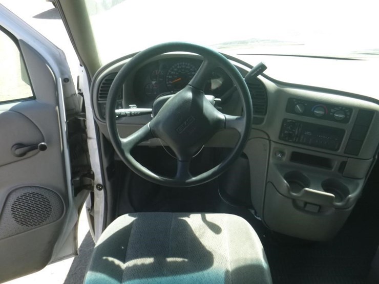 2001-gmc-safari-image-8