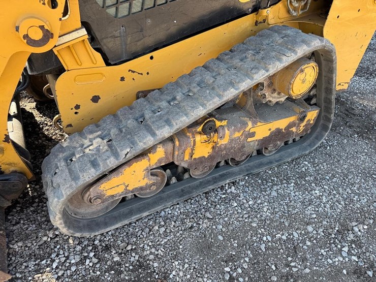 2017-caterpillar-249d-image-13
