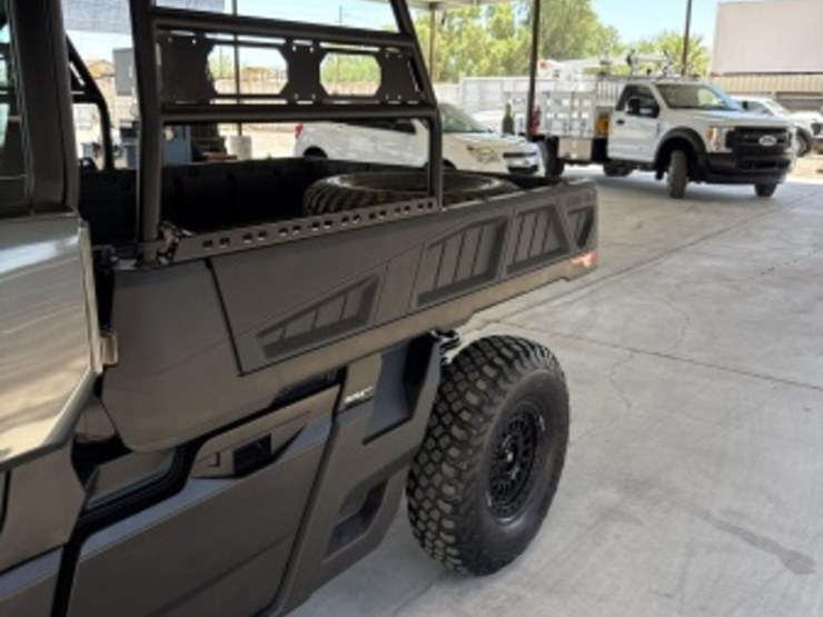 2023-can-am-defender-pro-limited-sxs-image-5
