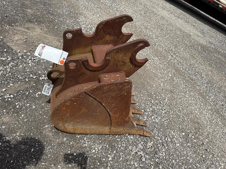 kubota-24”-excavator-bucket-image-4