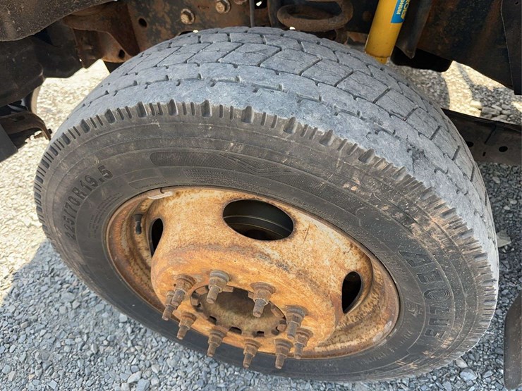 2015-ford-f450-xl-image-9