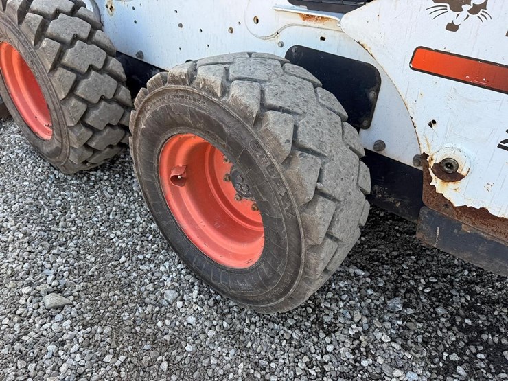 2015-bobcat-s650-image-15
