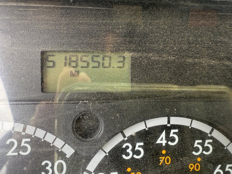 2016-freightliner-cascadia-125-image-51