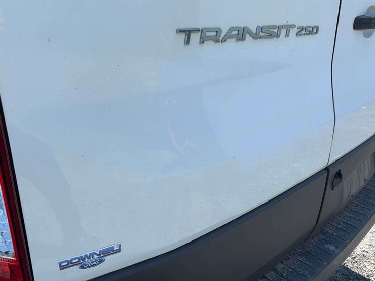 2017-ford-transit-image-25