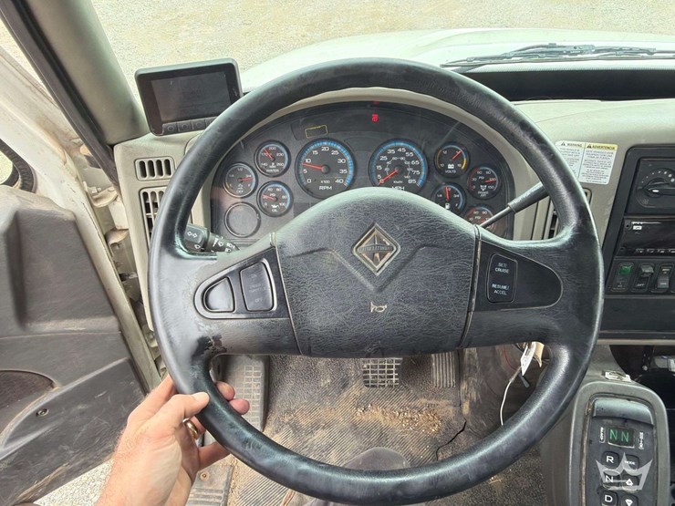 2019-international-durastar-4300-image-54