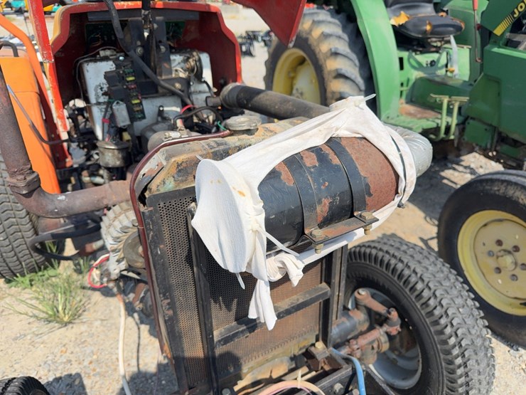 2004-tractor-king-200-image-65