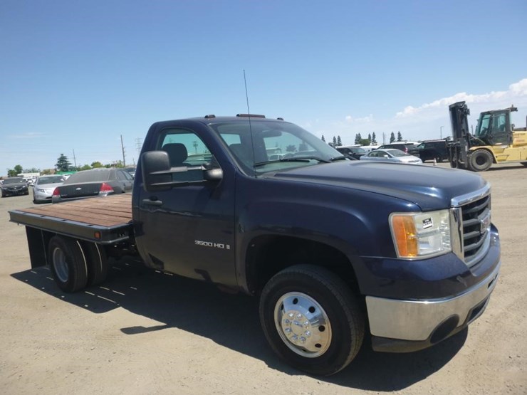 2009-gmc-3500hd-image-2