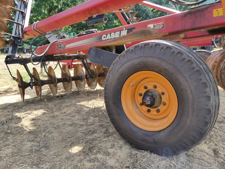 case-ih-340-image-6