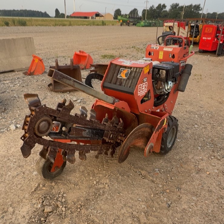 DITCH WITCH C12