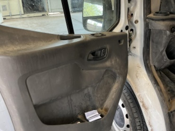 2020-ford-transit-image-29