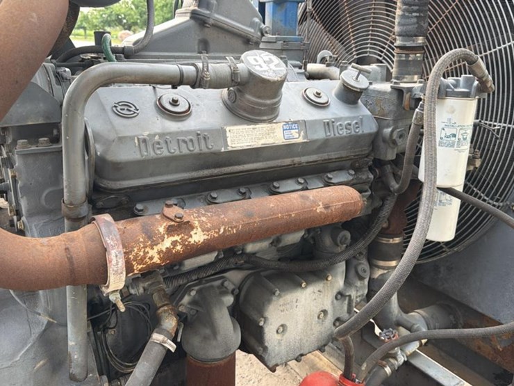 #163-•-1996-detroit-325-kw-genset-image-21