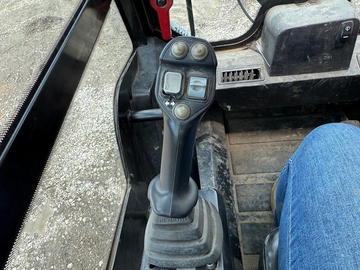 2013-jcb-190t-image-26