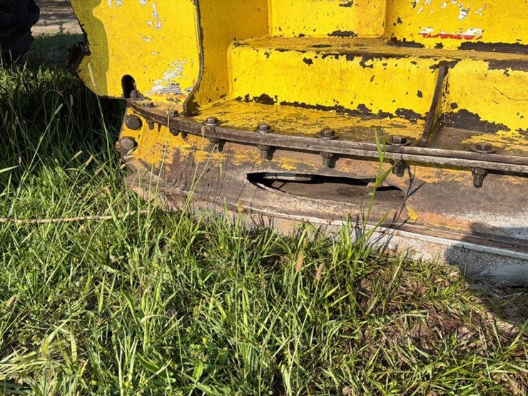 2012-deere-843k-image-39