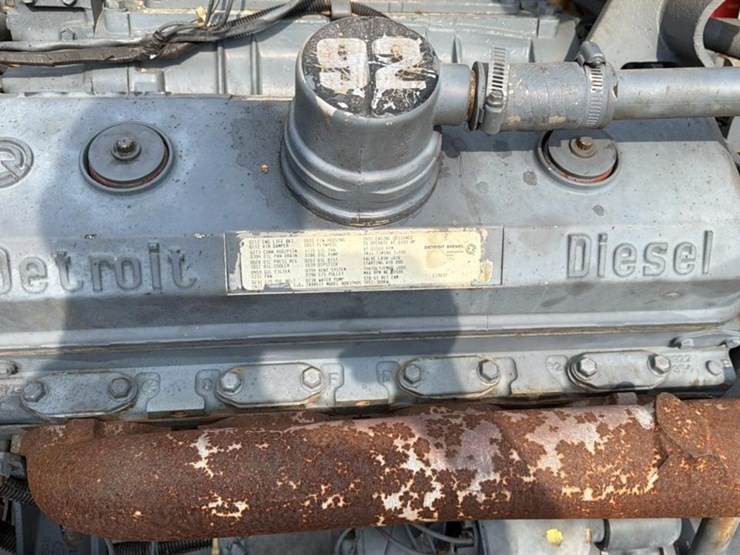 #163-•-1996-detroit-325-kw-genset-image-6