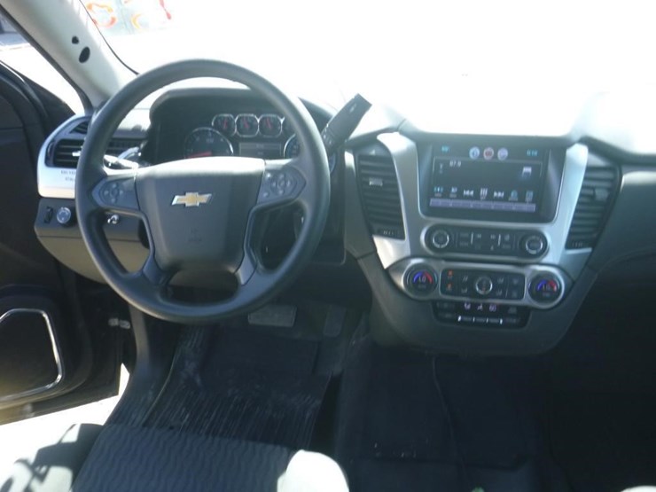 2019-chevrolet-tahoe-image-9