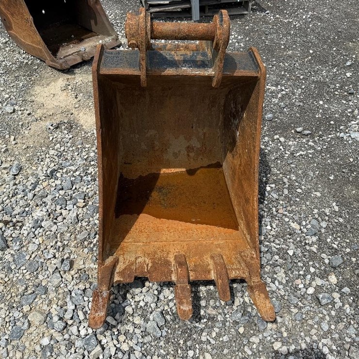 Tag 24” Excavator Bucket