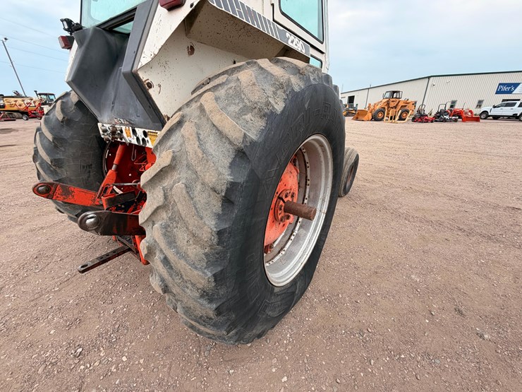 1978-case-2290-tractor-image-43