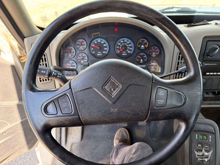 2019-international-durastar-4300-image-31