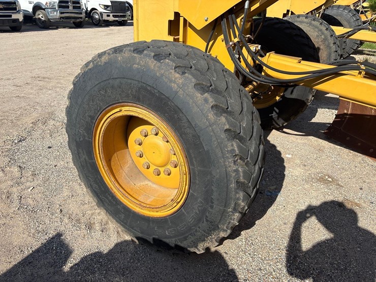 caterpillar-140m2-image-14
