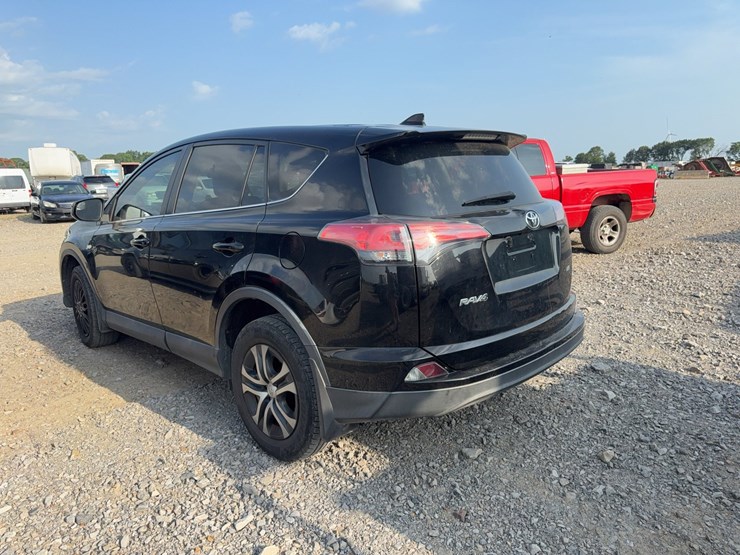 2018-toyota-rav4-image-7