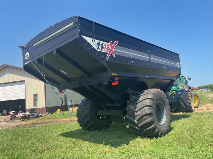 2022-j&m-x1112sd-series-grain-cart-image-4