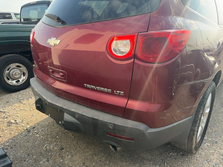 2010-chevrolet-traverse-image-10