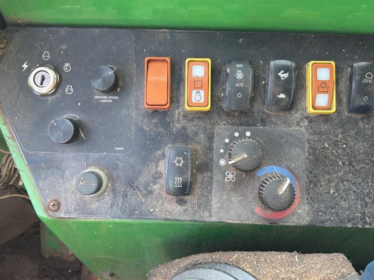 2012-deere-843k-image-36