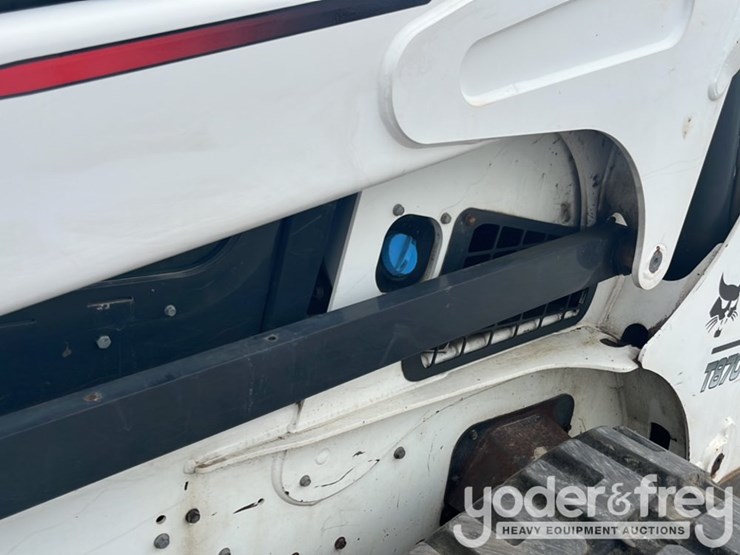 2016-bobcat-t870-image-35