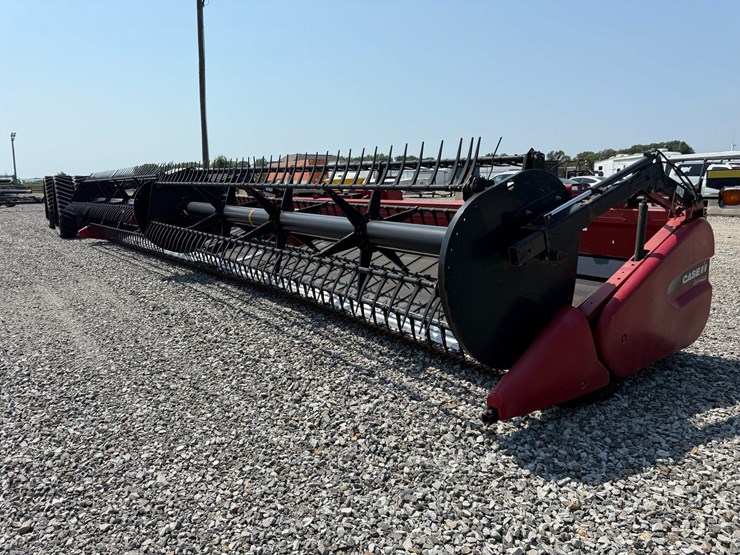 2014-case-ih-3162-image-3