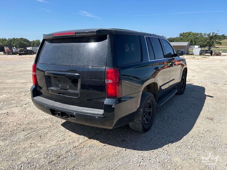2019-chevrolet-tahoe-image-3