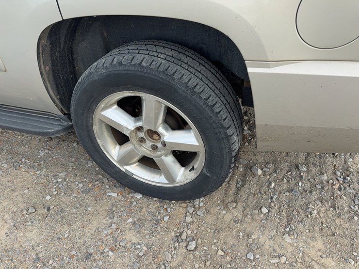2009-chevrolet-tahoe-image-9