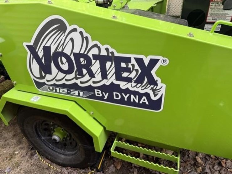 #159-•-2024-dyna-products-v12-31-towable-brush-chipper-image-23