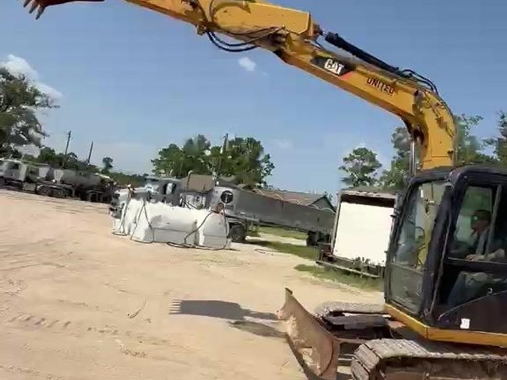 2013-caterpillar-307d-image-23