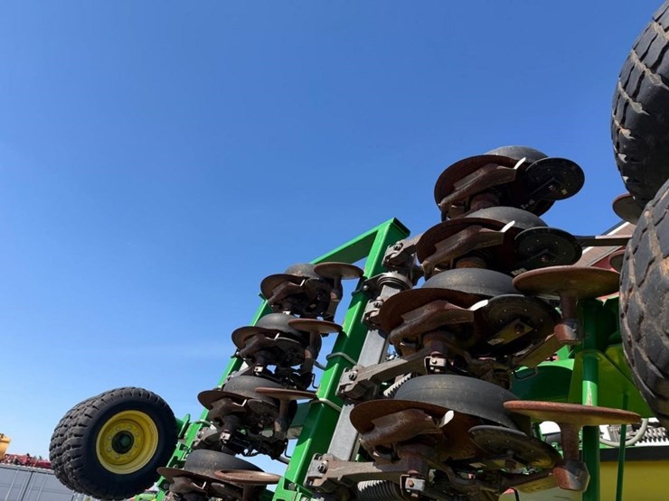 2015-john-deere-1990-image-13