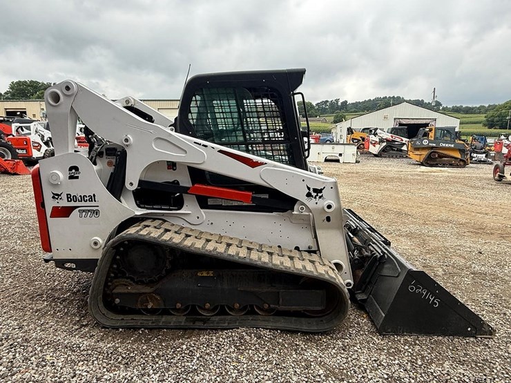 2022-bobcat-t770-image-5
