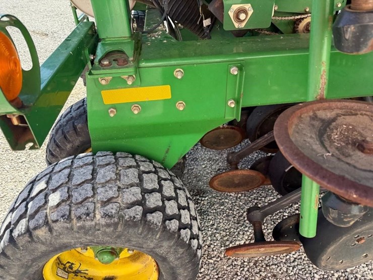 2015-john-deere-1990-image-44