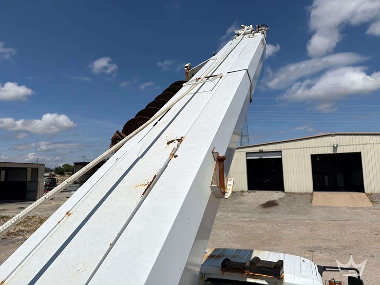 2019-international-durastar-4300-image-15
