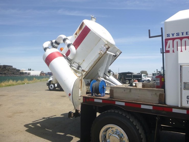 2015-ford-f650-image-11