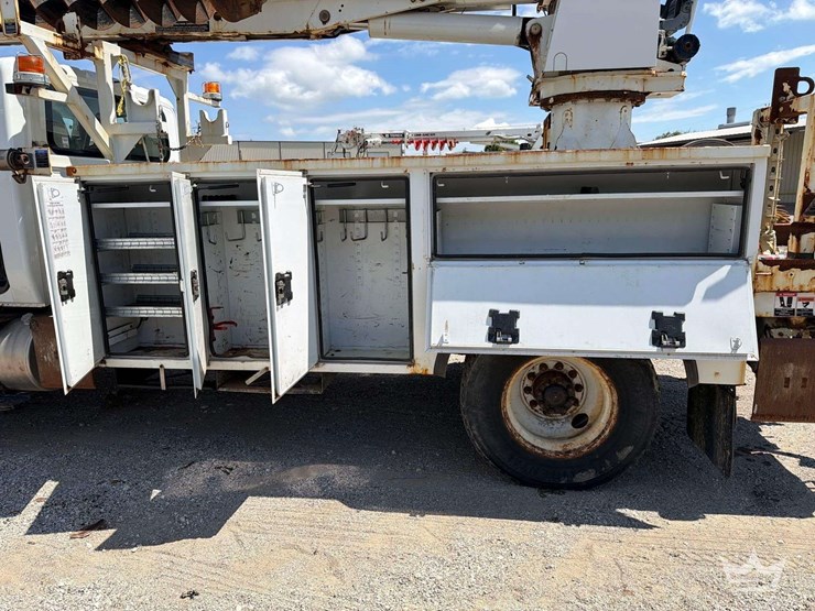 2019-international-durastar-4300-image-20