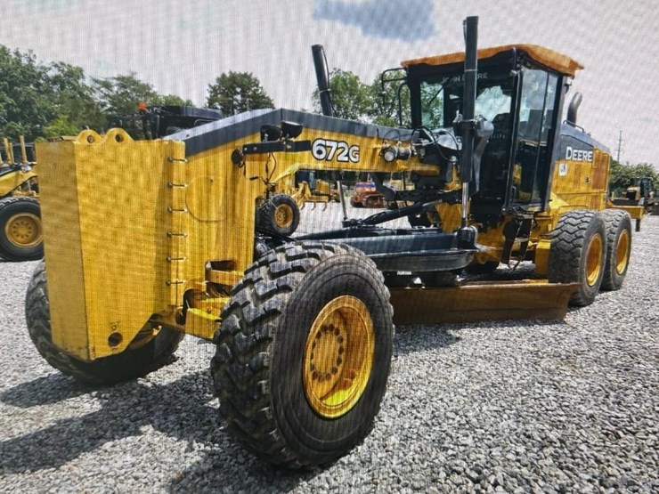 2018-deere-672g-image-1