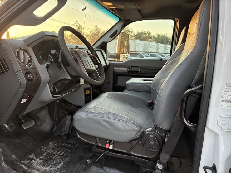 2016-ford-f650-xlt-image-16