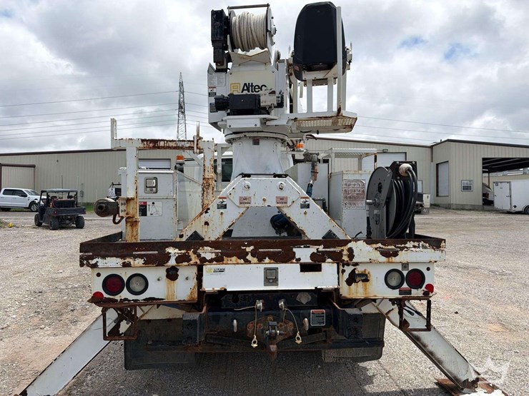 2019-international-durastar-4300-image-35